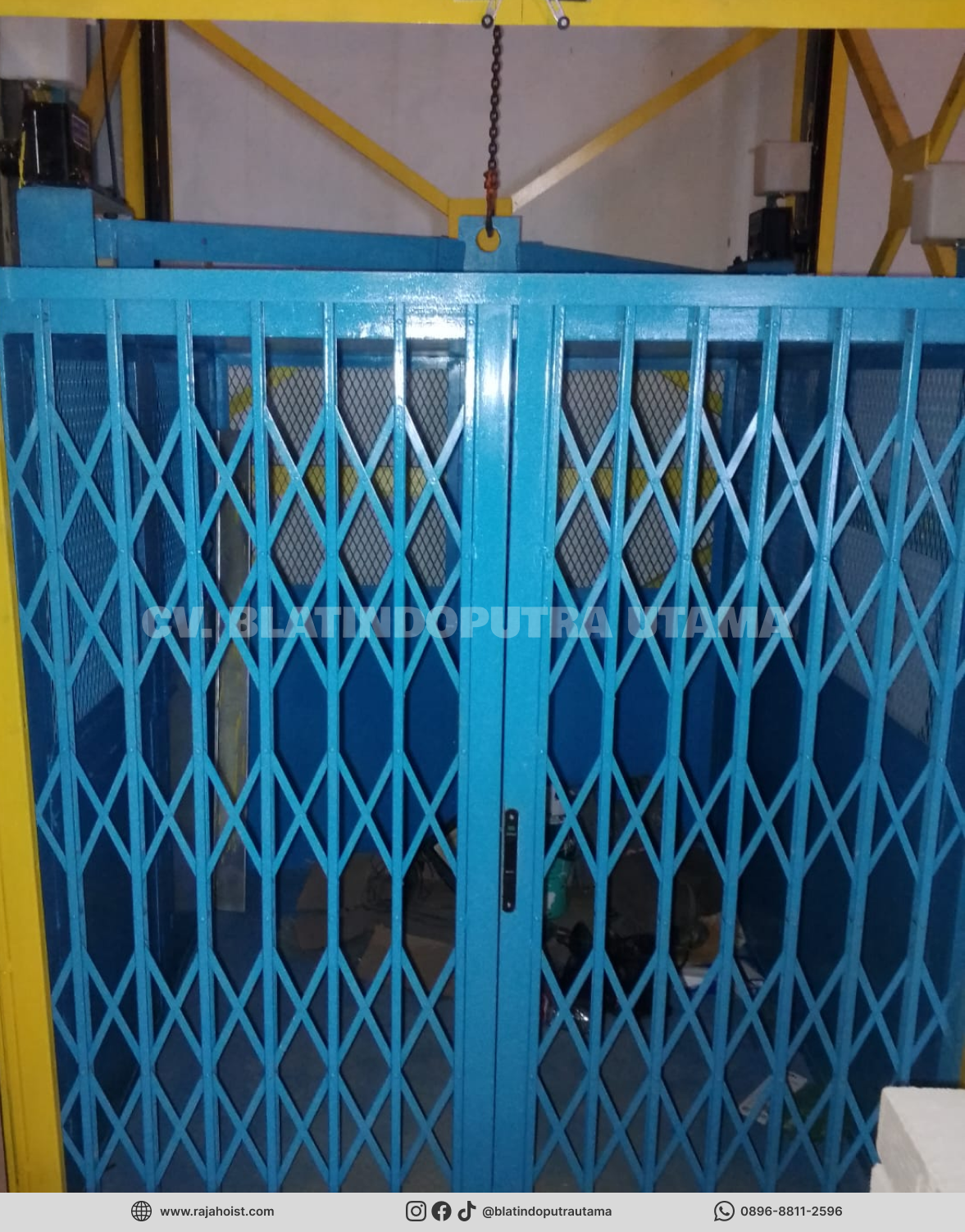 Cargo Lift 3 Lantai PT Home Center Indonesia Retail Bali - foto 3