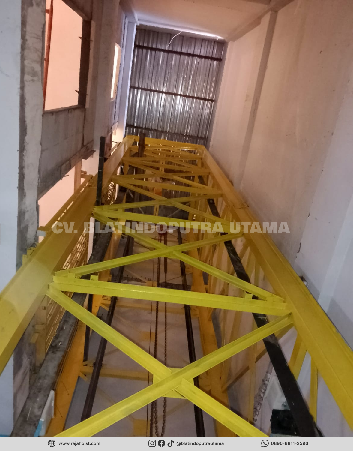 Cargo Lift 3 Lantai PT Home Center Indonesia Retail Bali - foto 2